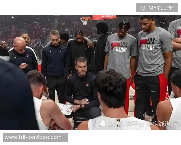 开拓者力克勇士结束连败，重燃季后赛希望